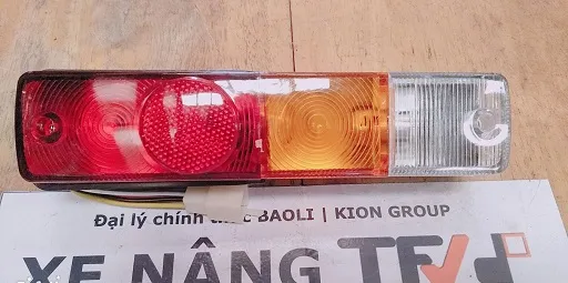 Cụm đèn hậu xe nâng Komatsu HS-LL007 mặt kính thuỷ tinh