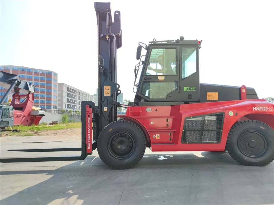 Xe nâng điện SOCMA 12 tấn nhìn ngang bên phải
