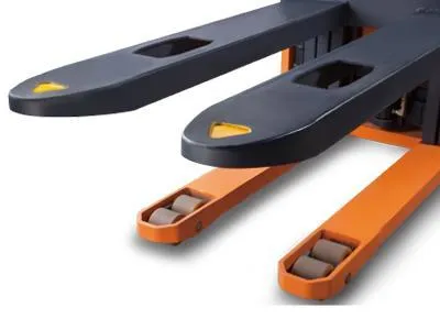 Bánh đôi đầu càng và bánh cân bằng kép của Xe nâng stacker Zowell XE15