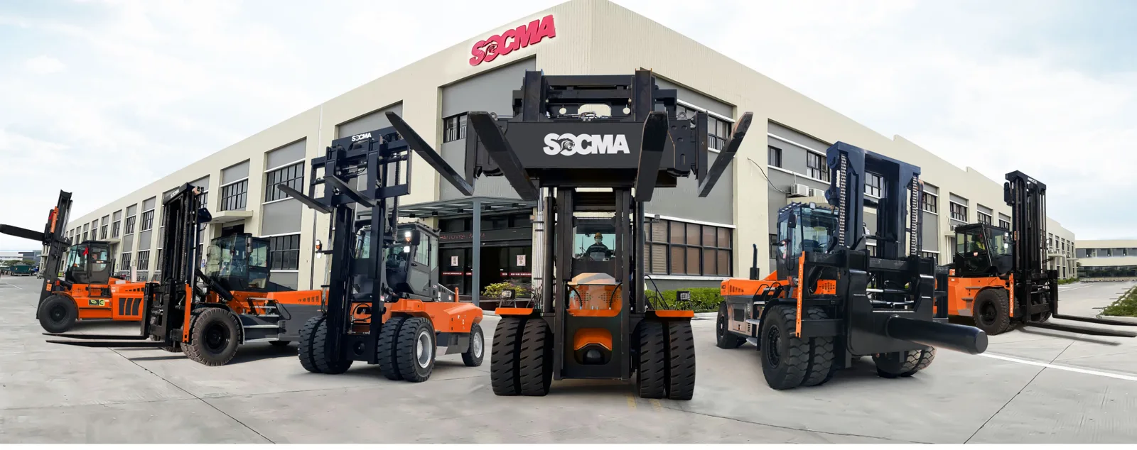 Dàn xe nâng SOCMA trước nhà máy Tuyền Châu