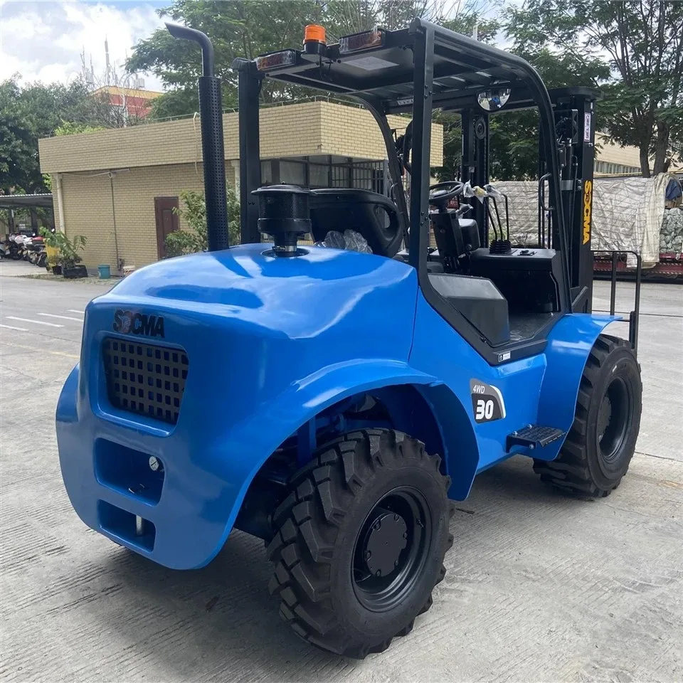 Xe nâng địa hình SOCMA 3 tấn nhìn phía sau