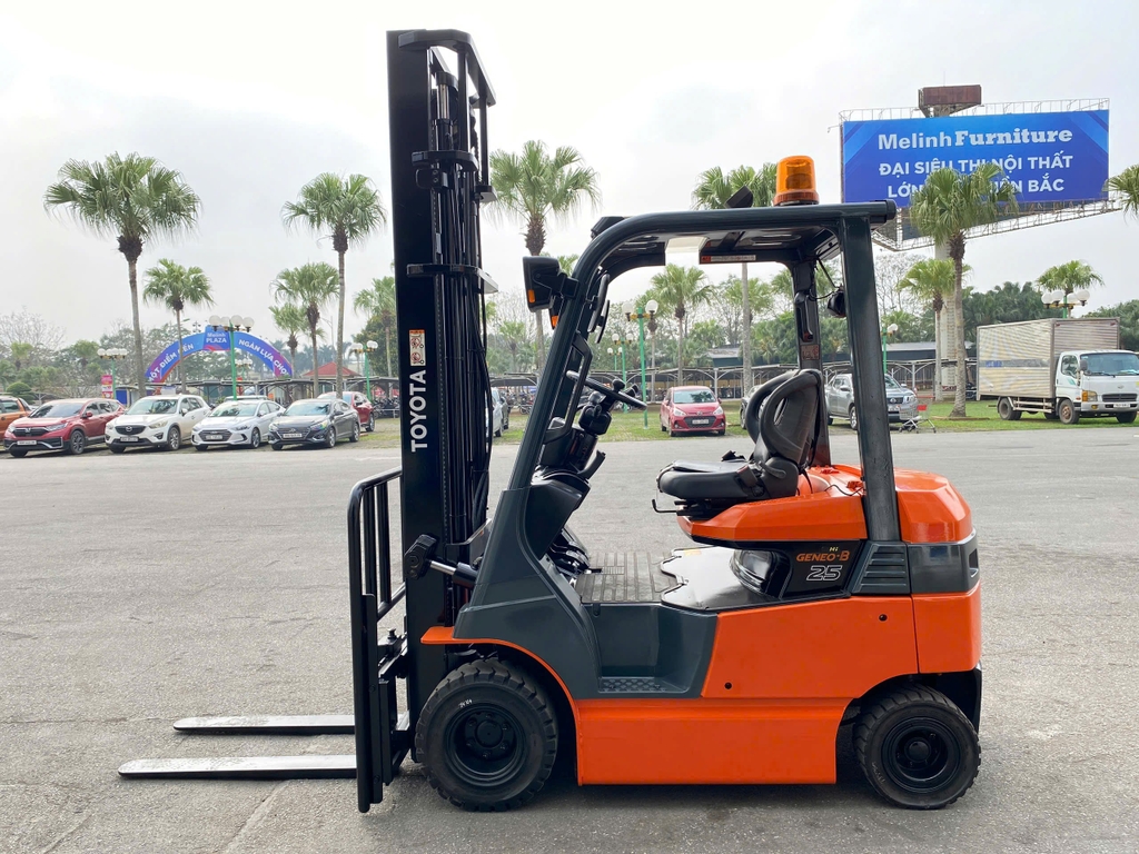 Hướng Dẫn Sạc Xe Nâng Điện Đúng Cách | Những Lưu Ý Quan Trọng Cần Biết