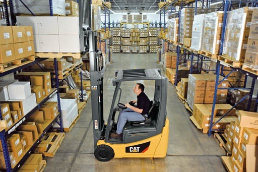 Hướng dẫn vận hành xe nâng trong kho lạnh an toàn