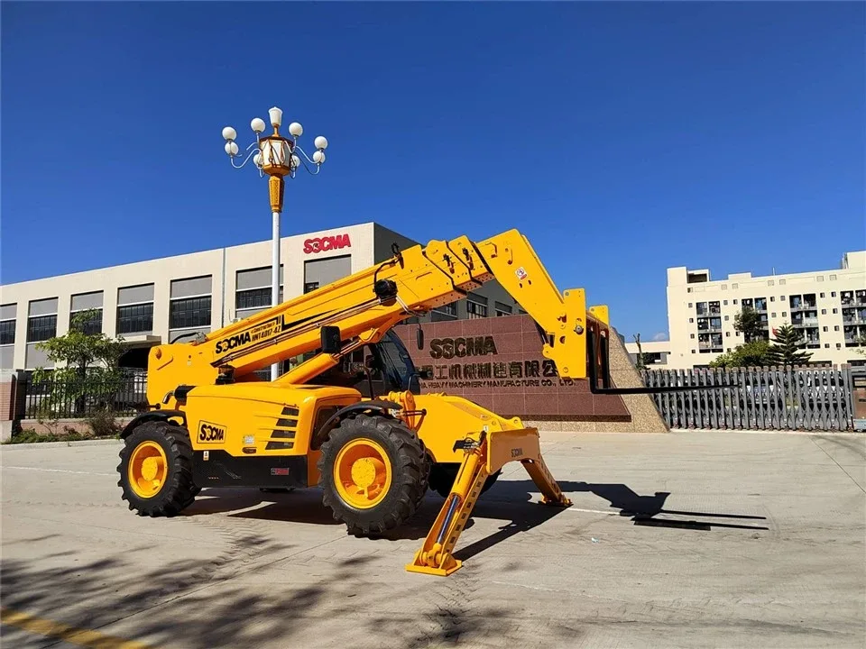 Xe nâng telescopic SOCMA HNT4017-4Z vươn cần