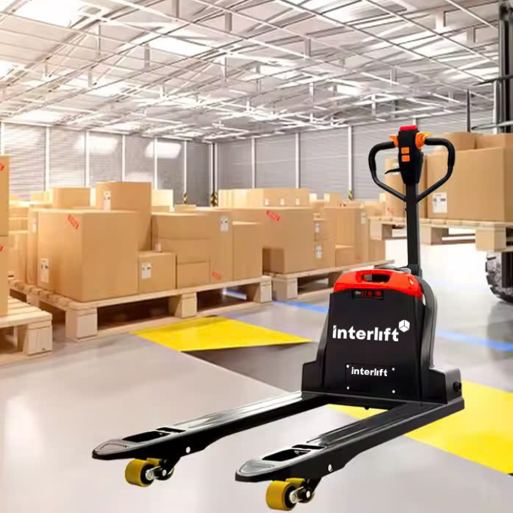 Xe nâng tay điện Interlift SL15L3 kéo pallet trong kho