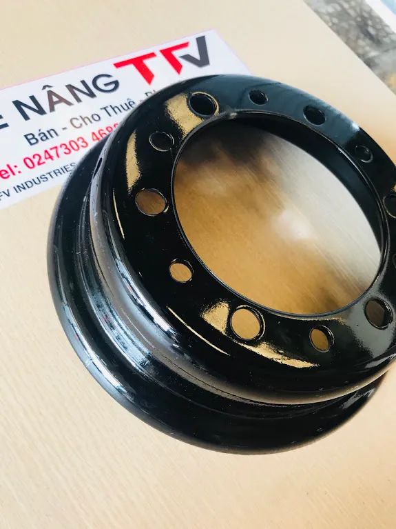 Kiểm tra la zăng xe nâng trước khi ép lốp