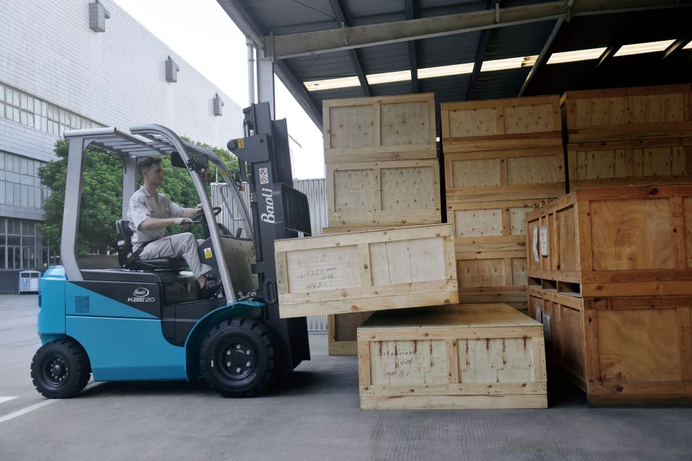 TFV bàn giao xe nâng điện KION Baoli cho khách hàng