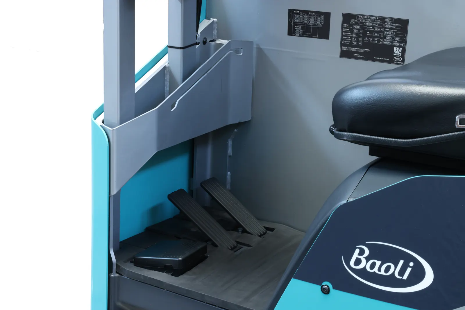 Xe nâng reach truck Baoli KBR20Li — sàn đứng và bàn đạp