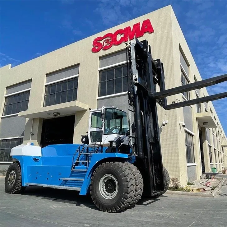 Xe nâng dầu SOCMA 65 tấn toàn cảnh