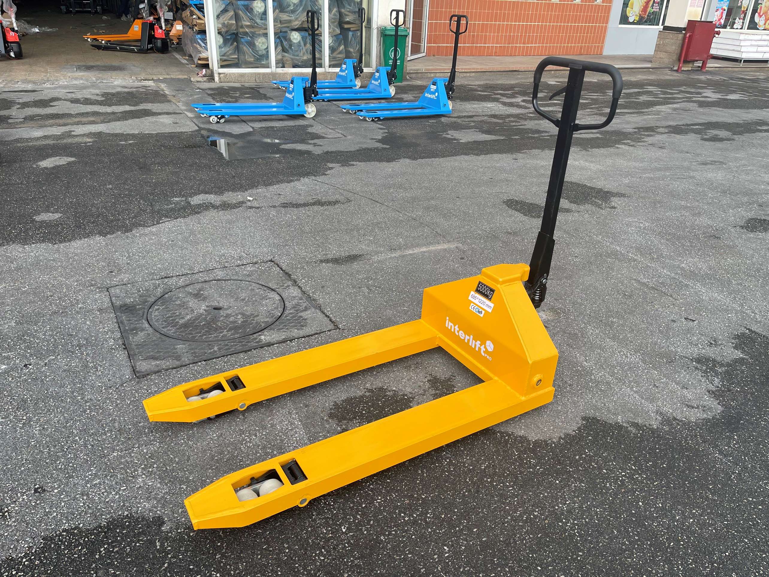 Xe nâng tay 5 tấn giá rẻ hiệu Interlift phiên bản Pro, tiêu chuẩn châu Âu