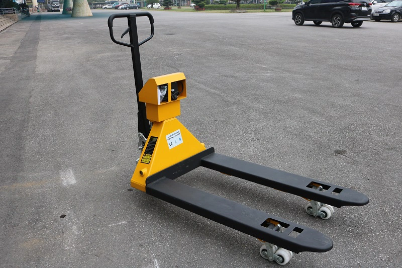 Xe nâng tay gắn cân điện tử Interlift-YCS3000, 3.0 tấn, hàng mới 100%