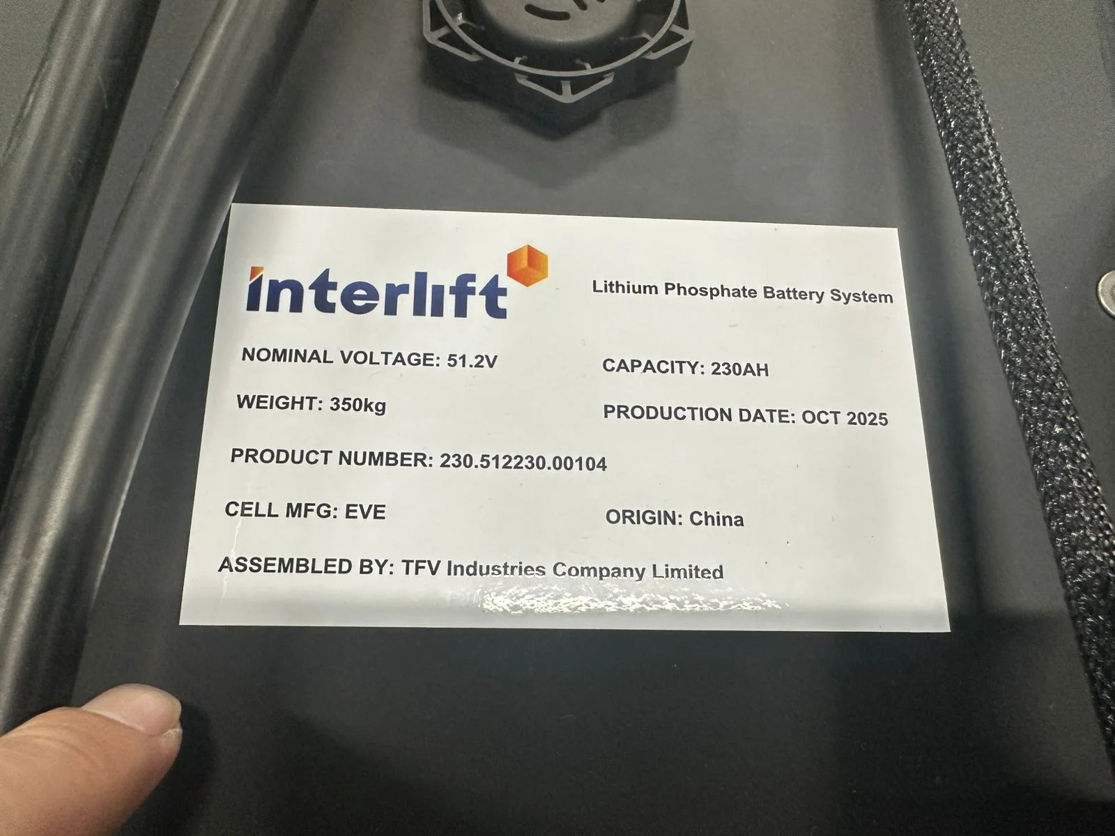Tem thông số pin lithium xe nâng 48V Interlift do TFV Industries lắp ráp