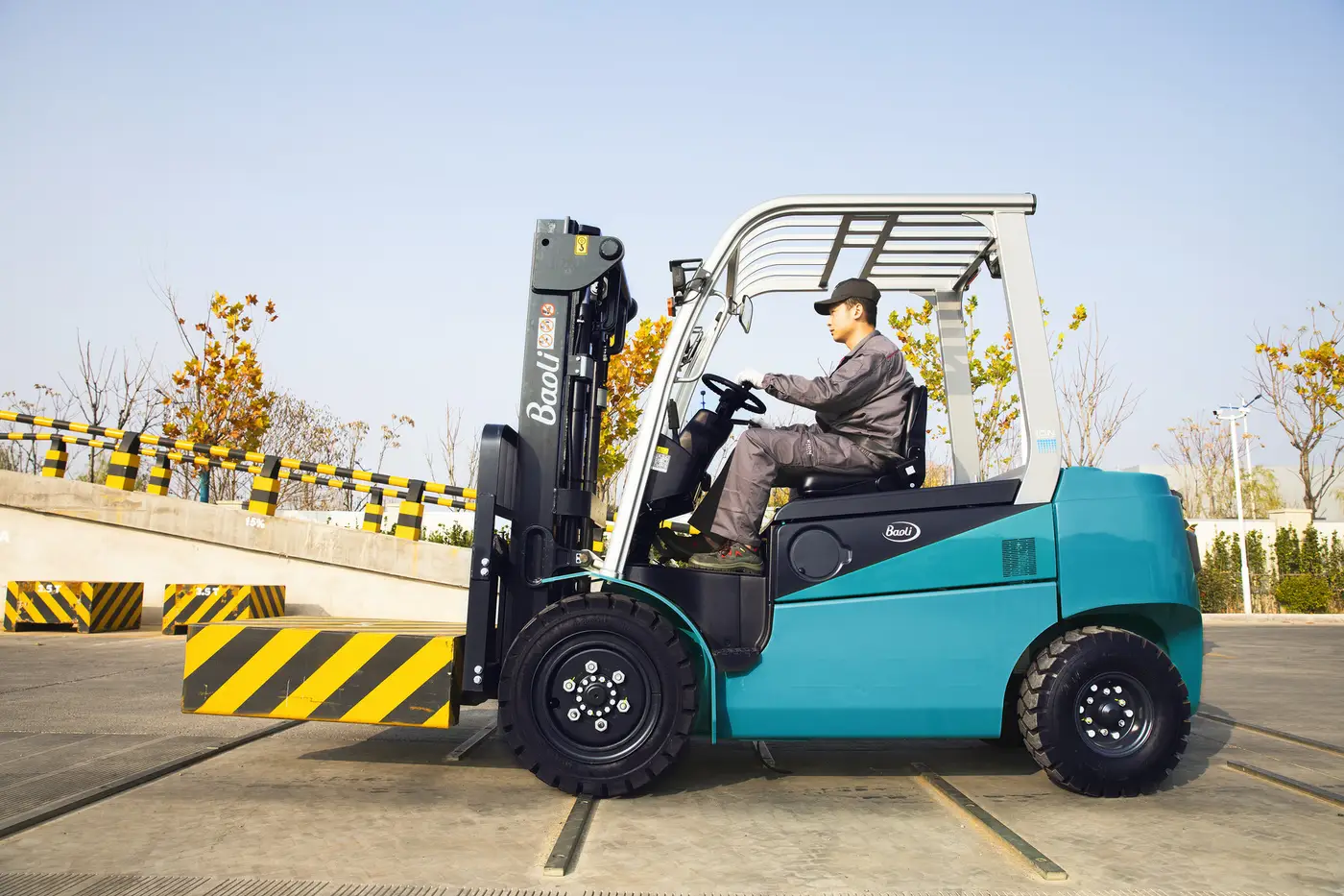 Xe nâng điện Baoli thay xe nâng dầu