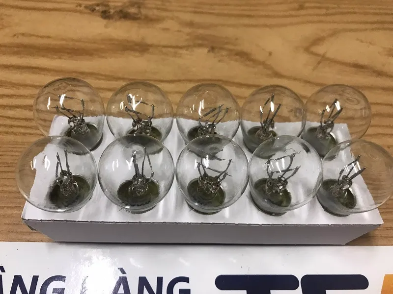 Bóng đèn dây tóc xe nâng 48V 25/10W thay thế khi bóng cũ đứt tóc