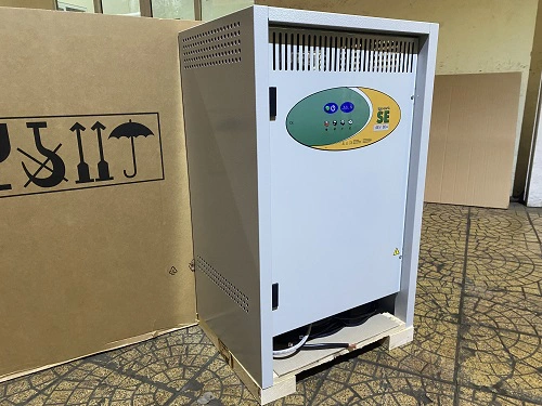 Máy sạc ắc quy hiệu SE Wa 3 pha 48V 80A mã 112-001 sử dụng cho xe nâng, hàng mới 100%