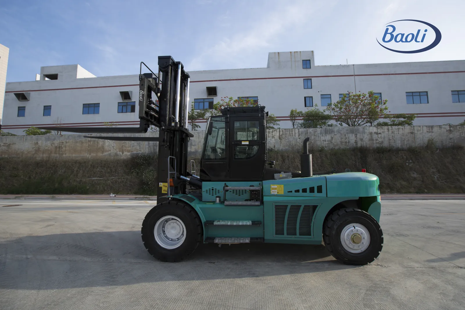 Xe nâng dầu Baoli KBD150 15 tấn toàn cảnh