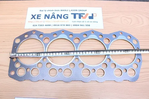 Đo chiều dài gioăng mặt máy xe nâng Mitsubishi S4S 32A01-02203