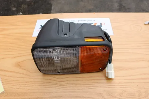 Cụm đèn pha 48V LL18-110A xe nâng điện nhìn mặt sau