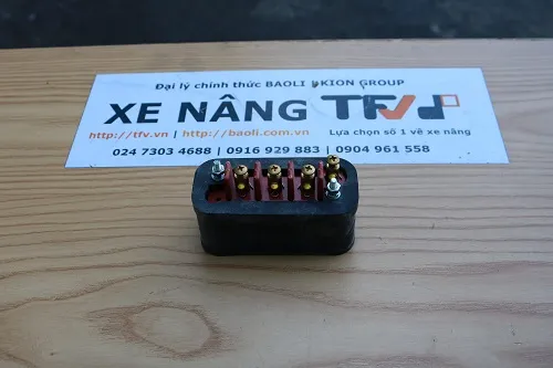 Giắc kết nối ắc quy xe nâng 30A cổng đực P.00345