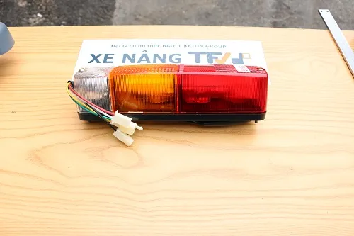 Cụm đèn hậu xe nâng Nissan HS-LL026