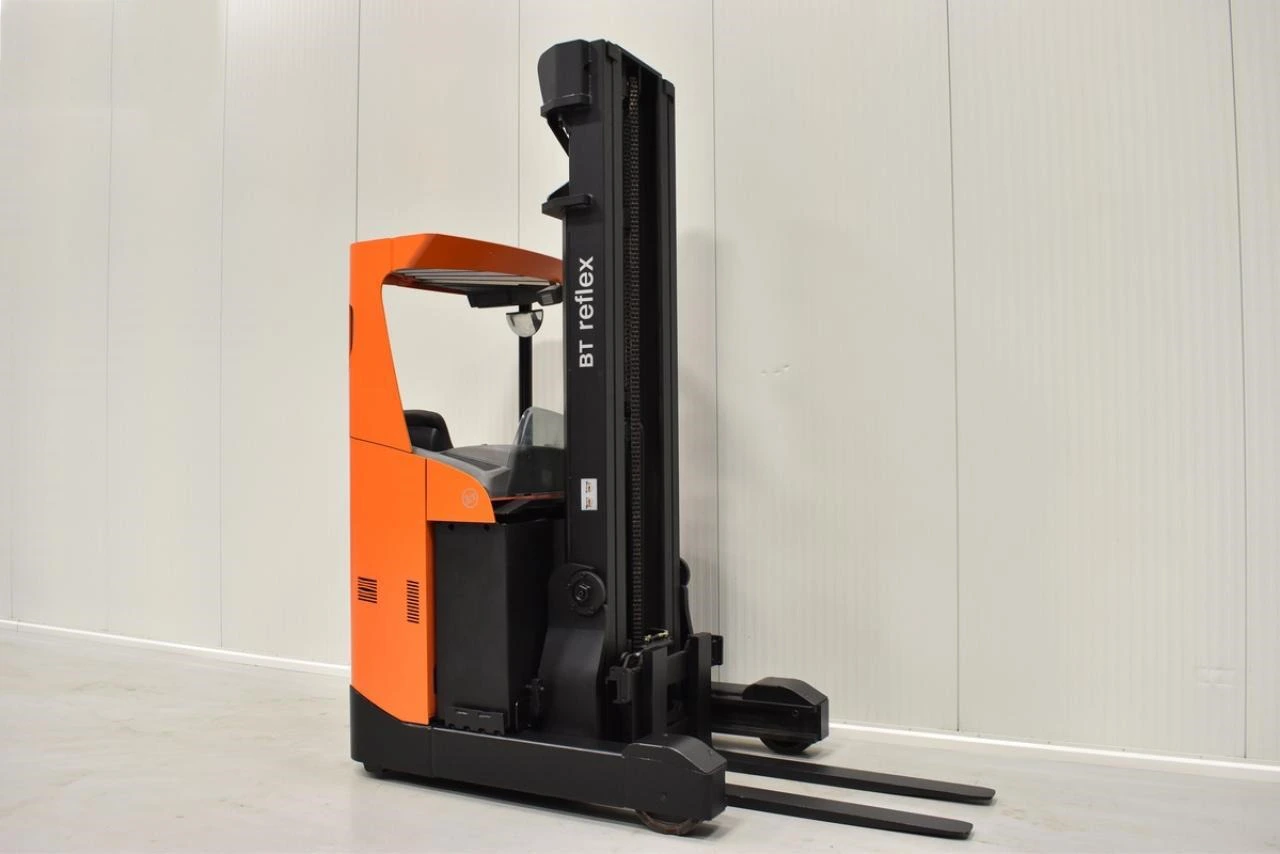 Xe nâng Reach Truck