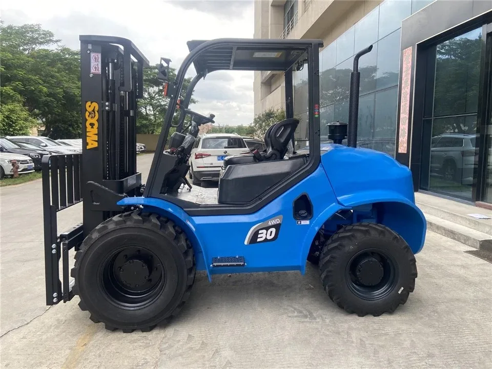 Chỗ ngồi người lái xe nâng địa hình SOCMA 3 tấn