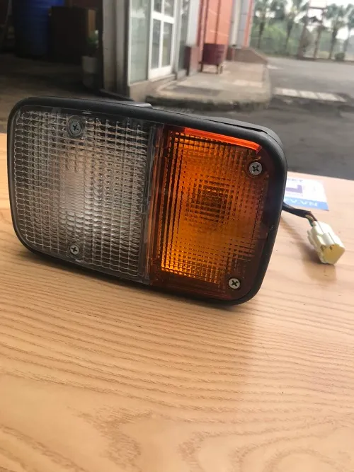 Cụm đèn pha trái LH xe nâng Toyota 7-8FD10-30 P.01306