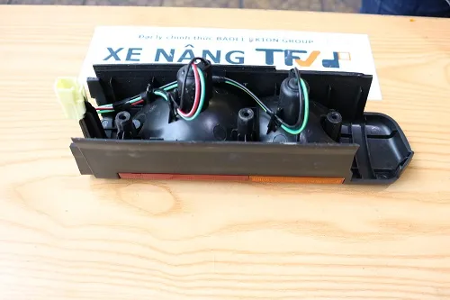 Đèn hậu xe nâng Toyota 56630-26601-71 hàng thật tại kho TFV mã P.00028