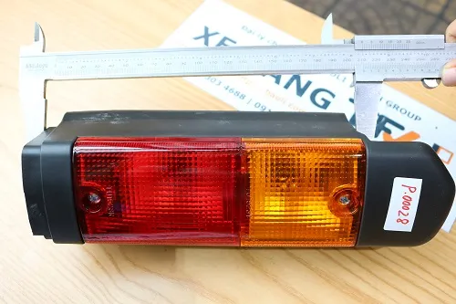 Đèn hậu xe nâng Toyota 8FD10-30 56630-26601-71 vỏ nhựa
