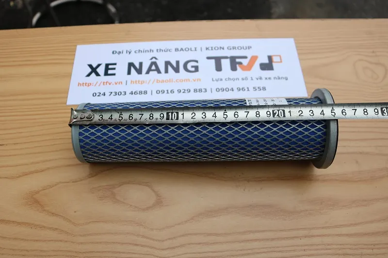 Kiểm tra gioăng đầu lọc gió trong xe nâng Komatsu 3EB-02-25550