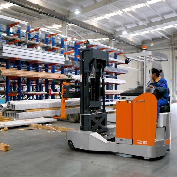 Xe nâng đa hướng Zowell RSEW125 nâng thanh dài ở kệ công xôn