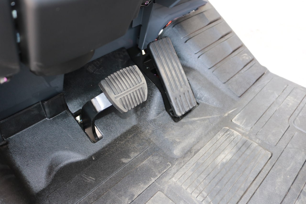 Xe nâng điện Toyota 8FBN25 2,5 tấn pin lithium