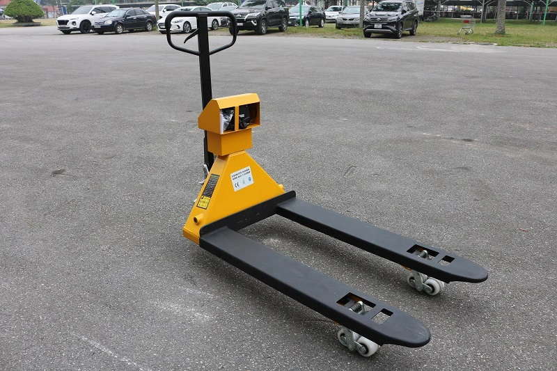 Xe nâng tay gắn cân điện tử Interlift-YCS3000, 3.0 tấn, hàng mới 100%