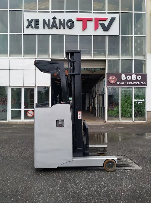 Xe nâng điện đứng lái - Reach truck. Nâng cao hơn- tiện nghi hơn!