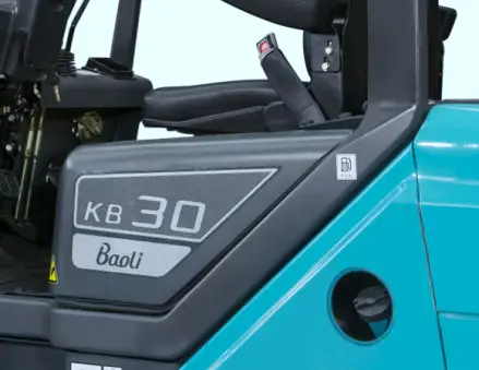 Xe nâng dầu Baoli KBD25 thân xe và khoang động cơ