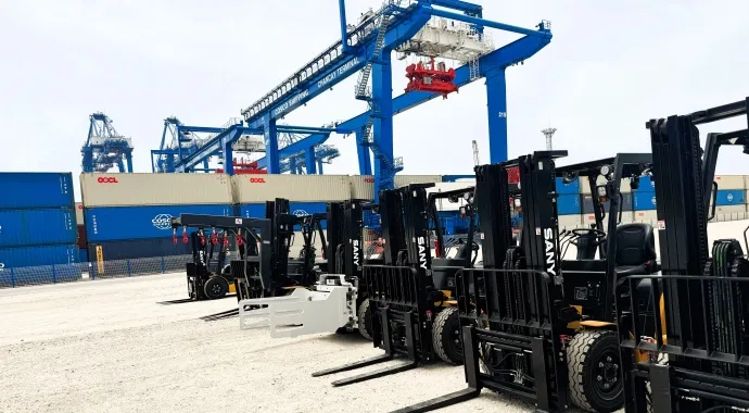 Xe nâng điện Sany dòng C6 tại cảng container