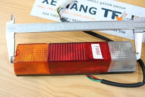 Cụm đèn hậu Toyota 5F HS-LL003 góc chụp khác