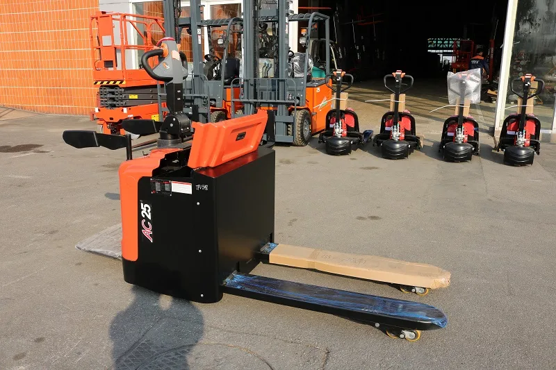 Xe nâng tay điện Heli CBD25J-RLI mở nắp khoang pin