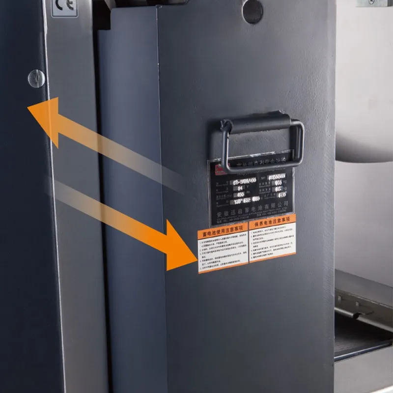 Khoang pin thay ngang xe kéo điện Zowell XTE