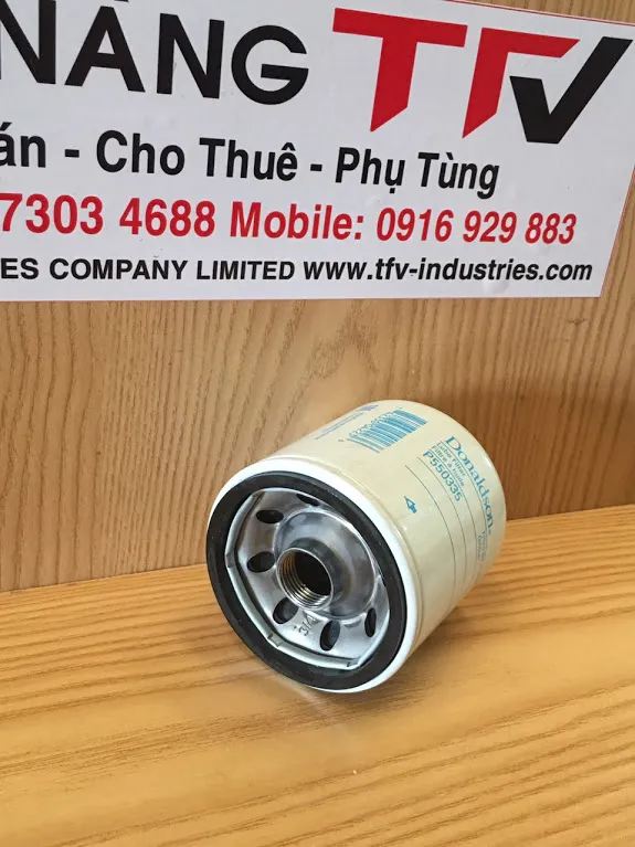 Lọc dầu hộp số Donaldson P550335 nhìn từ góc khác
