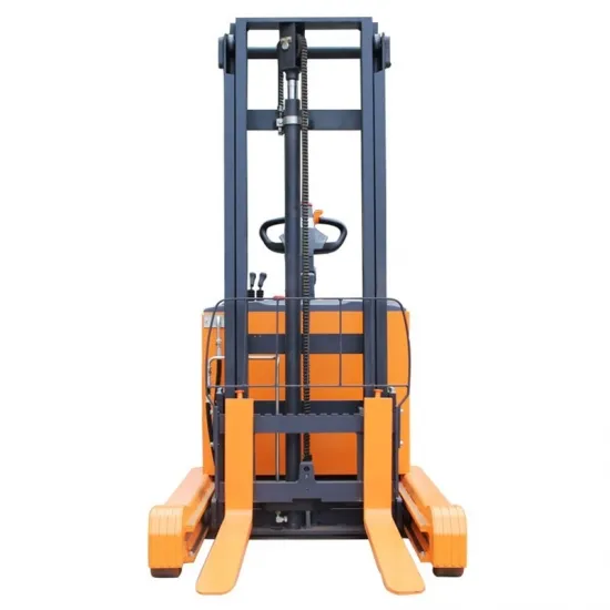 Xe nâng reach stacker Zowell XRA12 nhìn thẳng phía trước
