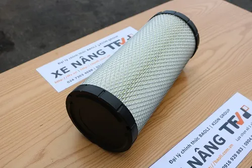 Bề mặt giấy lọc của lọc gió xe nâng 256G1-08011 mới, chưa bám bụi