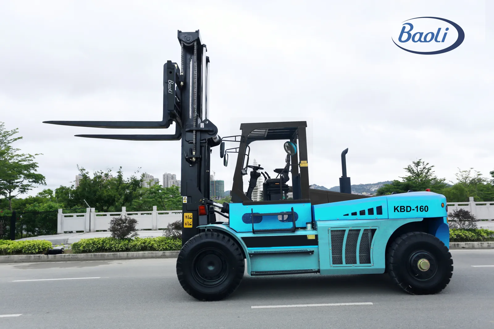 Xe nâng dầu Baoli KBD160-9 16 tấn toàn cảnh