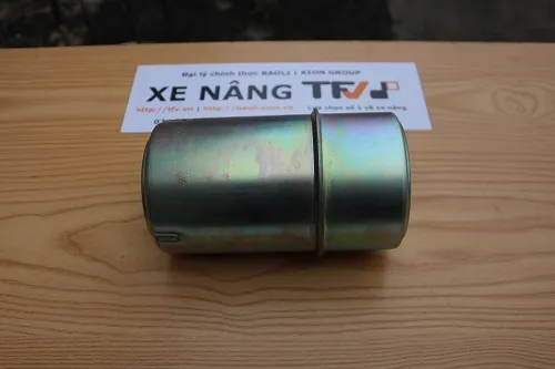 Lọc dầu động cơ xe nâng FD35 Total Source nhìn từ góc khác