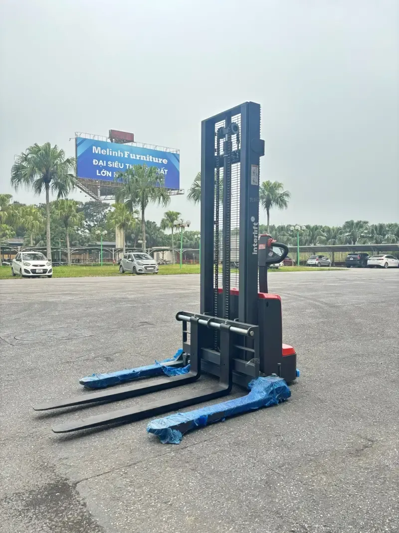 Xe nâng điện stacker trong danh mục xe nâng TFV