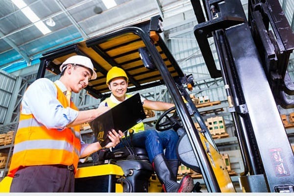 Checklist kiểm tra xe nâng hàng ngày chuẩn an toàn vận hành