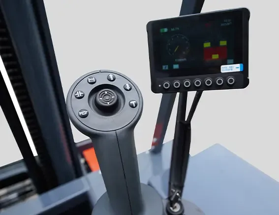 Xe nâng đa hướng MiMA 1MQK40 — joystick và đồng hồ