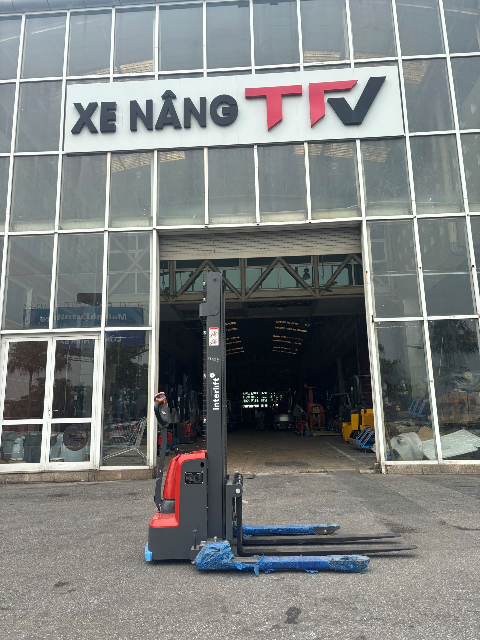 Xe nâng điện stacker 1.5 tấn Interlift CL1530GHY. Nâng cao 3m. Sx 2025. Mã XM.S15IND30.00863