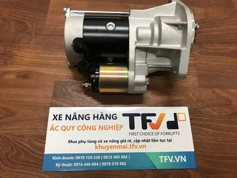 Củ đề xe nâng Komatsu YM129900-77040 chụp tại kho TFV