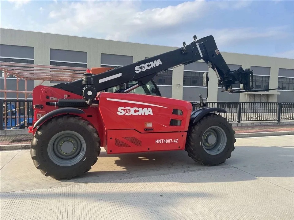 Xe nâng telescopic SOCMA HNT4007-4Z vươn cần